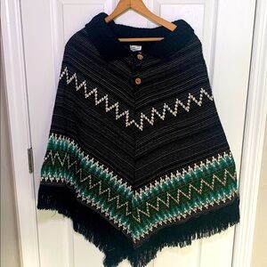 Mexican textile poncho with buttons and collar